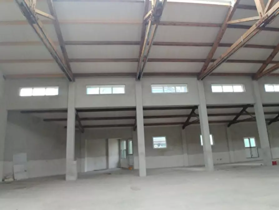 Immagine 11 di Palazzo in affitto  in PIAZZA QUATTRO NOVEMBRE a Milano