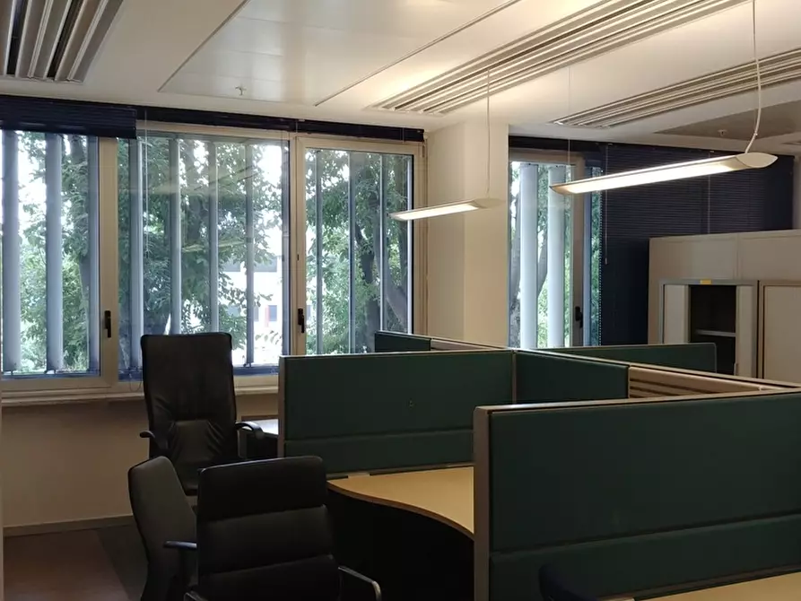 Immagine 4 di Ufficio in affitto  in VIA CAMPANIA a Monza