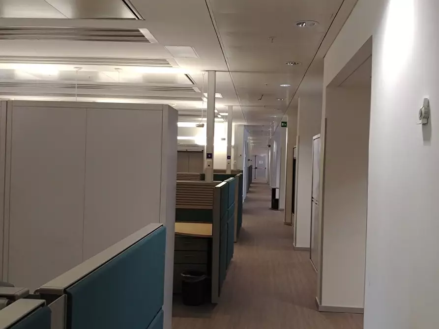 Immagine 5 di Ufficio in affitto  in VIA CAMPANIA a Monza