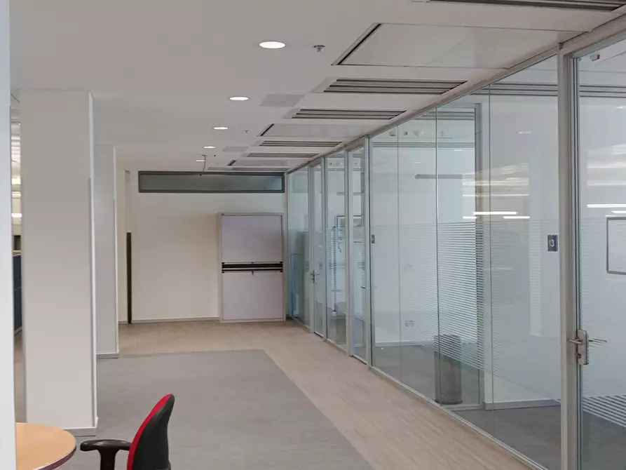 Immagine 10 di Ufficio in affitto  in VIA CAMPANIA a Monza