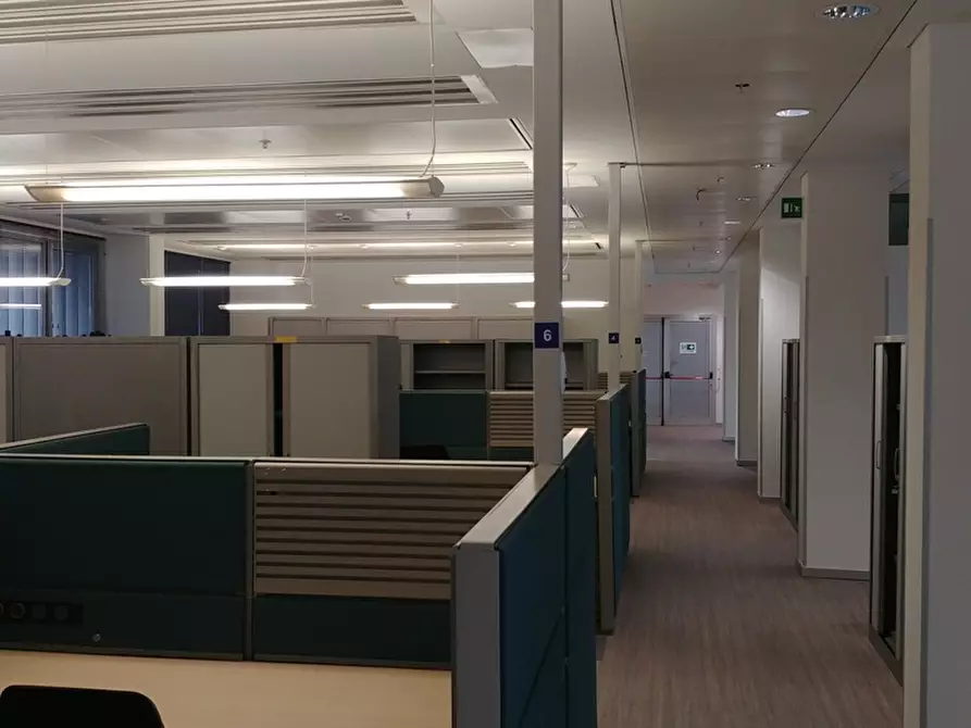 Immagine 14 di Ufficio in affitto  in VIA CAMPANIA a Monza