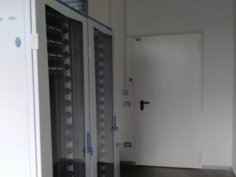 Immagine 21 di Ufficio in affitto  in VIA CAMPANIA a Monza