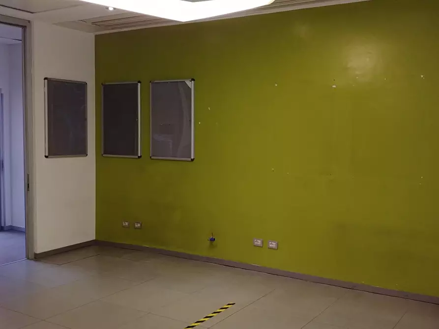 Immagine 24 di Ufficio in affitto  in VIA CAMPANIA a Monza