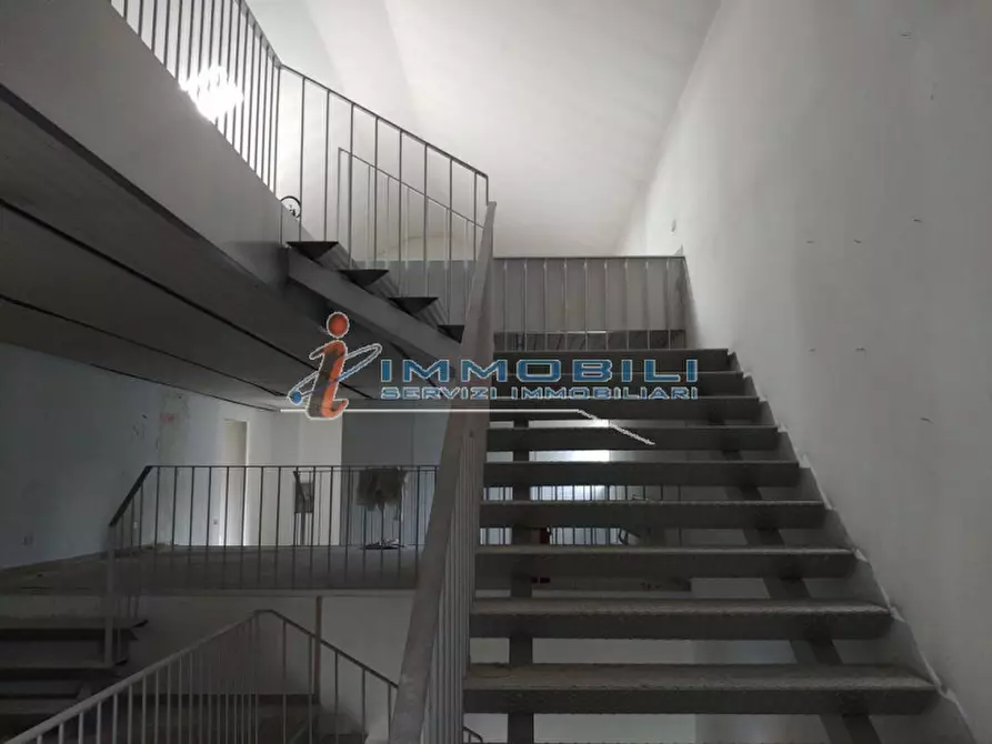 Immagine 10 di Attività commerciale in vendita  in VIA TRENTO a Lissone