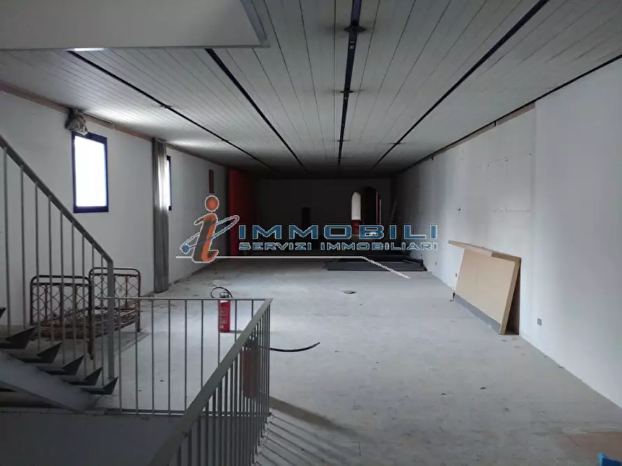 Immagine 11 di Attività commerciale in vendita  in VIA TRENTO a Lissone