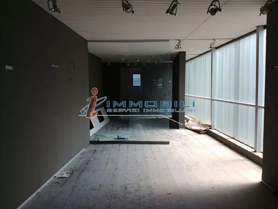 Immagine 12 di Attività commerciale in vendita  in VIA TRENTO a Lissone