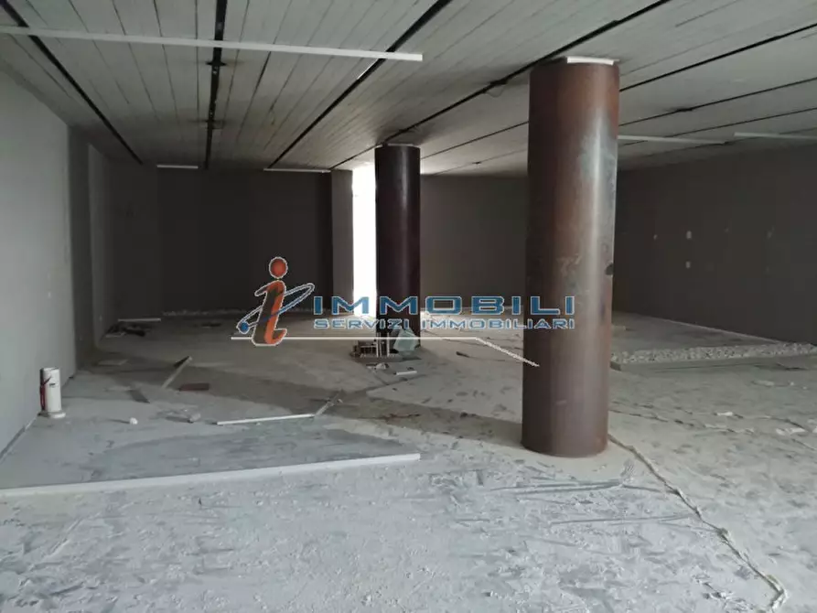 Immagine 13 di Attività commerciale in vendita  in VIA TRENTO a Lissone