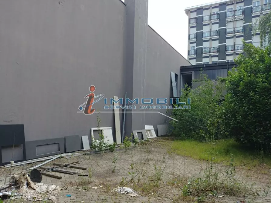 Immagine 22 di Attività commerciale in vendita  in VIA TRENTO a Lissone