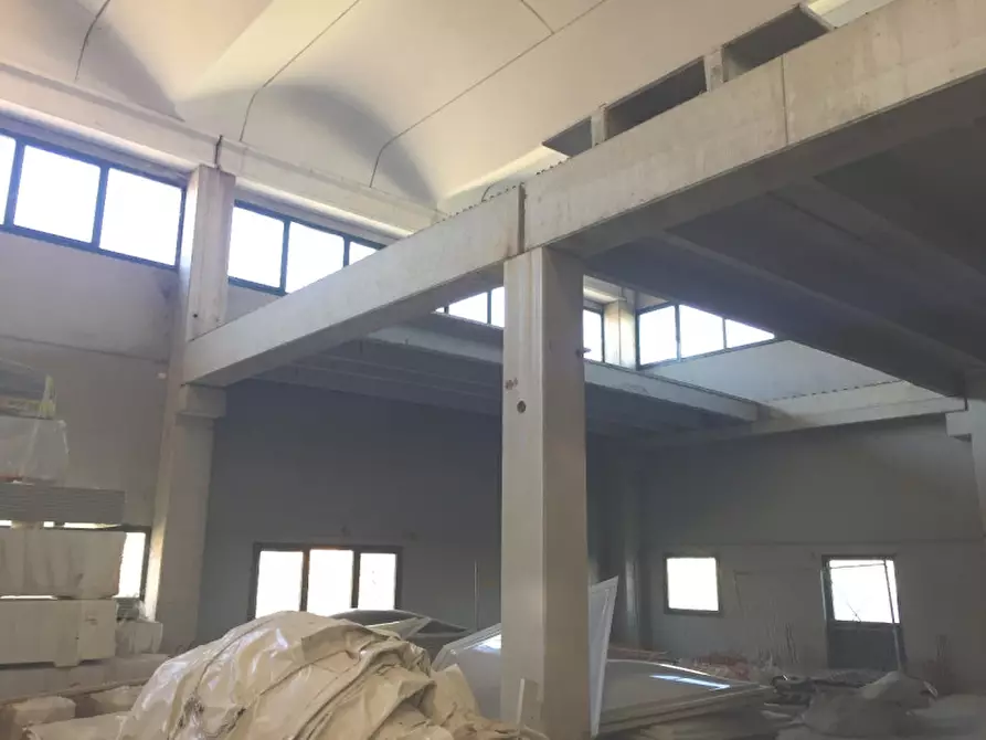Immagine 12 di Capannone industriale in vendita  in VIA COMO a Gessate