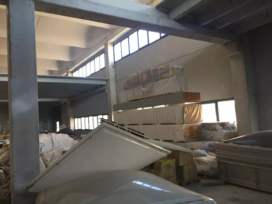 Immagine 15 di Capannone industriale in vendita  in VIA COMO a Gessate