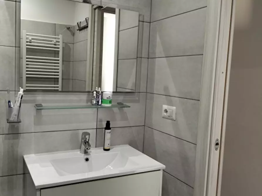 Immagine 23 di Appartamento in vendita  in Via Pompei a Roma