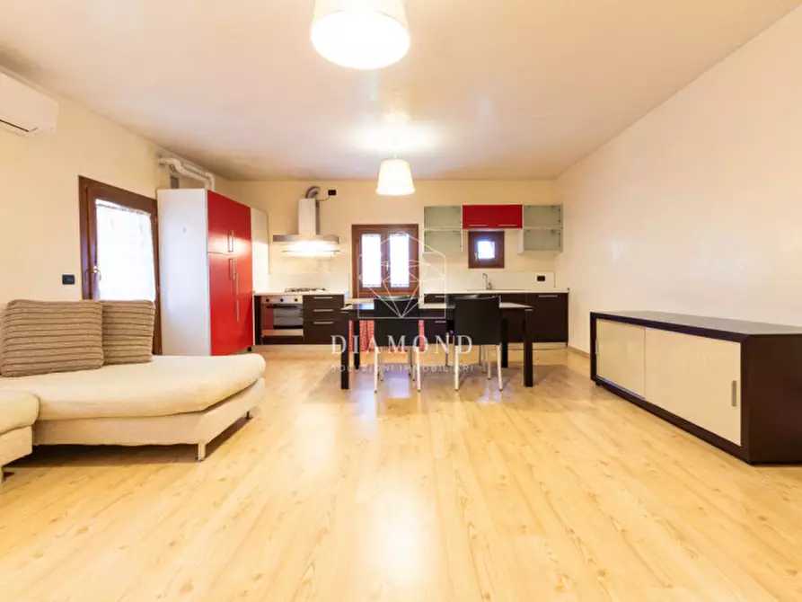 Immagine 1 di Appartamento in affitto  in Via Feltrina Centro a Montebelluna