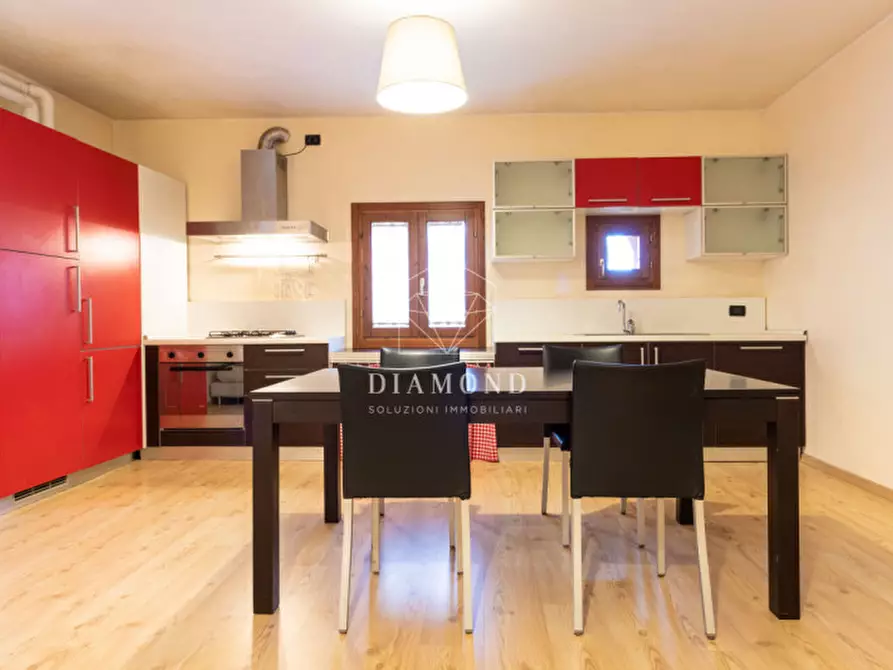 Immagine 5 di Appartamento in affitto  in Via Feltrina Centro a Montebelluna