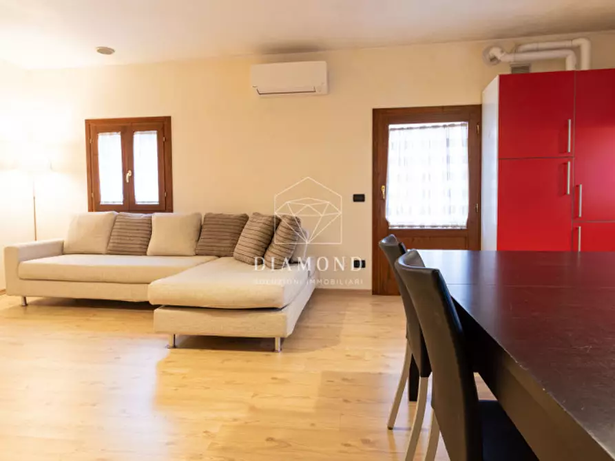 Immagine 10 di Appartamento in affitto  in Via Feltrina Centro a Montebelluna