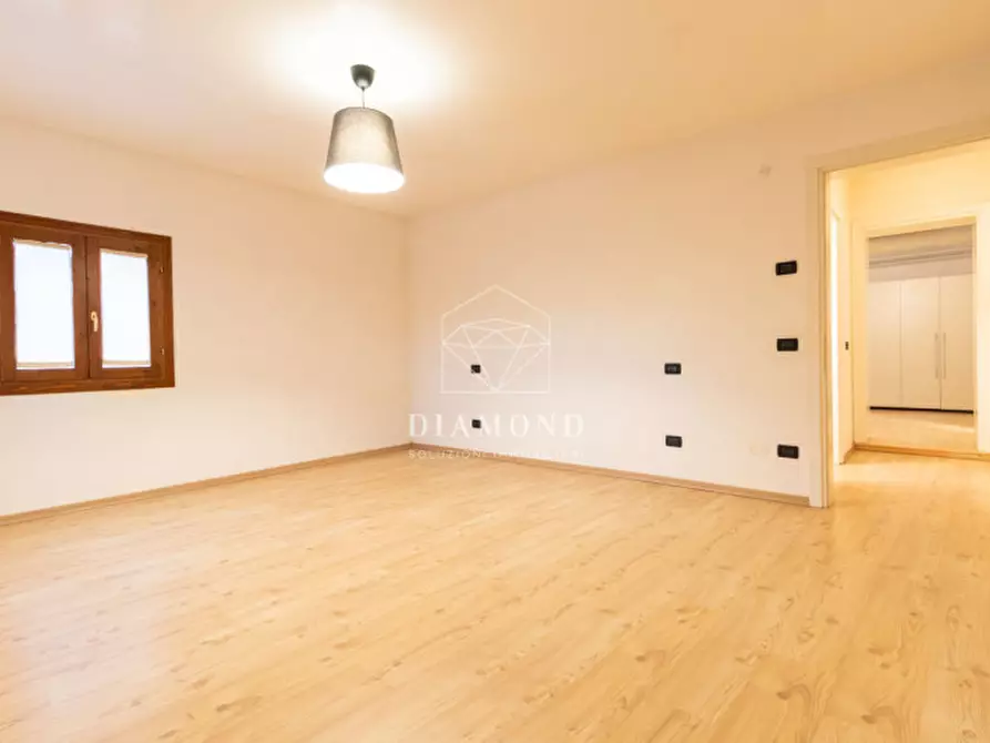 Immagine 25 di Appartamento in affitto  in Via Feltrina Centro a Montebelluna