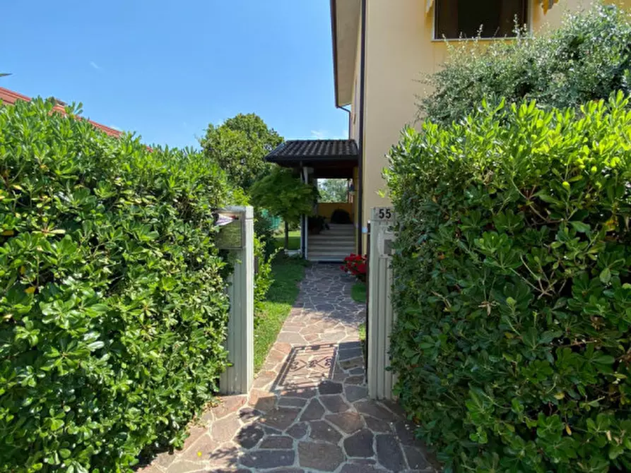 Immagine 1 di Casa bifamiliare in vendita  in via Nogaredo a Cordenons