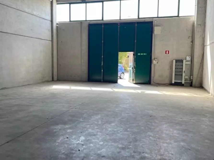 Immagine 1 di Capannone industriale in vendita  in via zuccherificio a Este