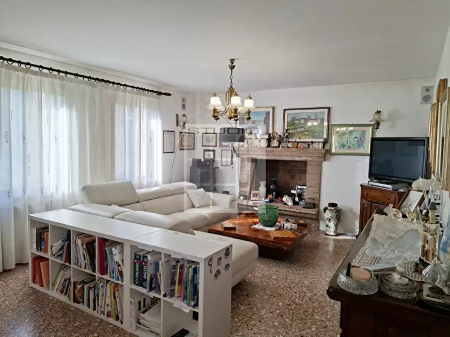 Immagine 1 di Casa indipendente in vendita  in via Palladio a Loreggia