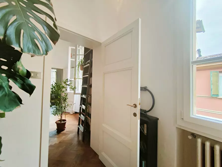 Immagine 6 di Appartamento in vendita  in Via belle arti 7 a Bologna