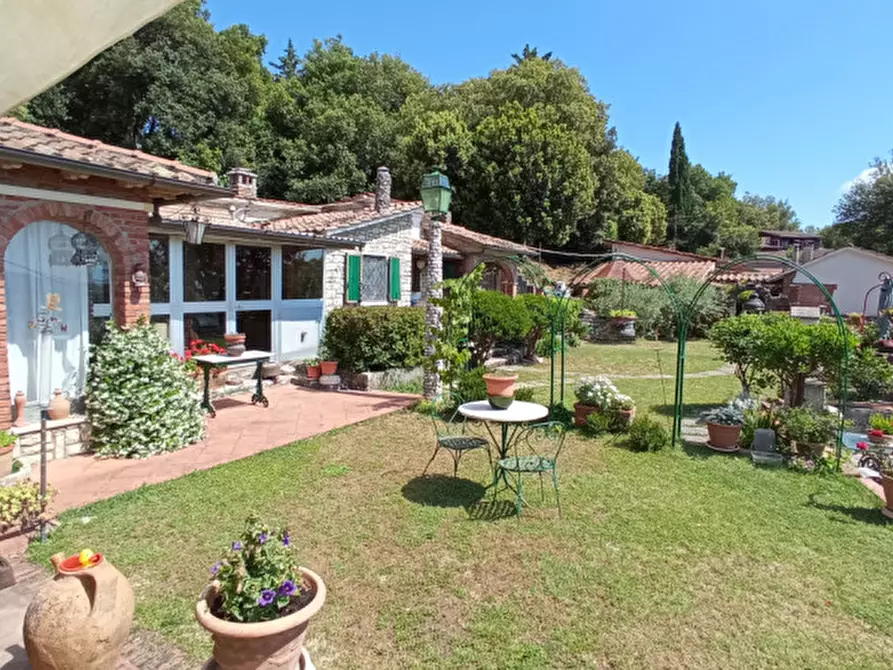 Immagine 1 di Villa in vendita  in via del frate cercatore a Perugia
