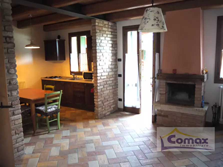 Immagine 8 di Rustico / casale in vendita  in Via G. Marconi a Teolo