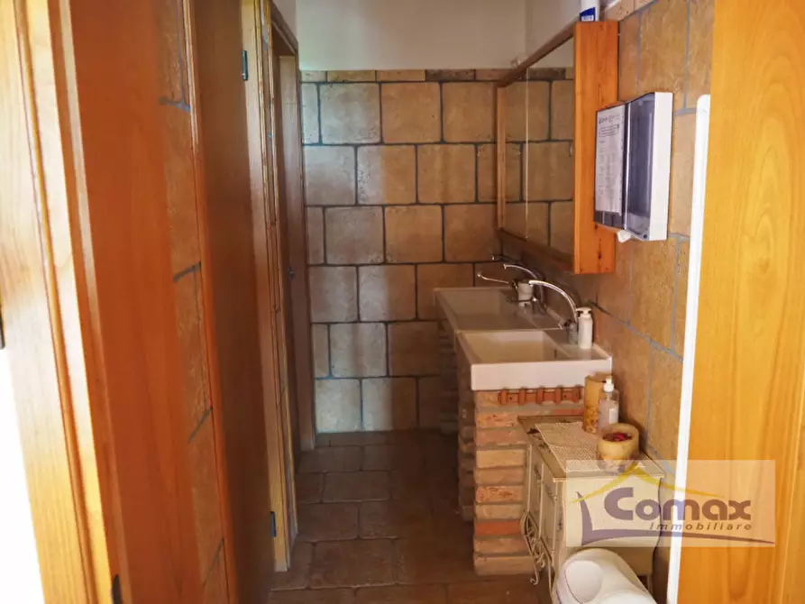 Immagine 22 di Rustico / casale in vendita  in Via G. Marconi a Teolo