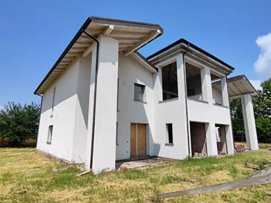 Immagine 3 di Casa bifamiliare in vendita  in via Marconi a Montechiarugolo