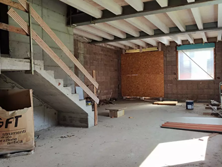 Immagine 30 di Casa bifamiliare in vendita  in via Marconi a Montechiarugolo