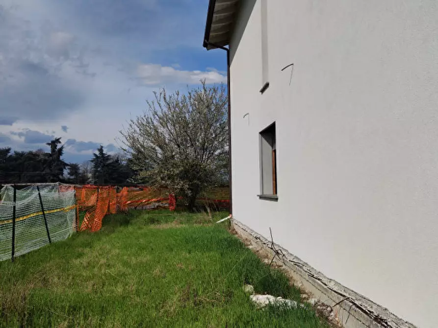 Immagine 35 di Casa bifamiliare in vendita  in via Marconi a Montechiarugolo