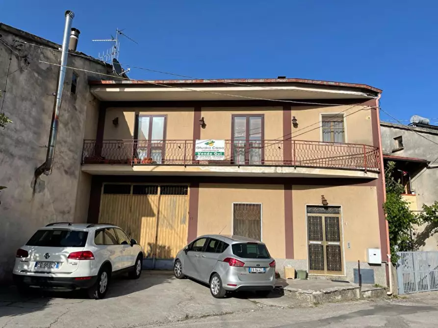 Immagine 1 di Casa indipendente in vendita  in Via Pantano a Paternò