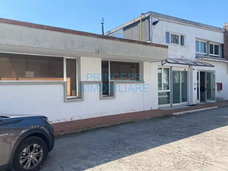 Immagine 3 di Capannone industriale in vendita  a Schio