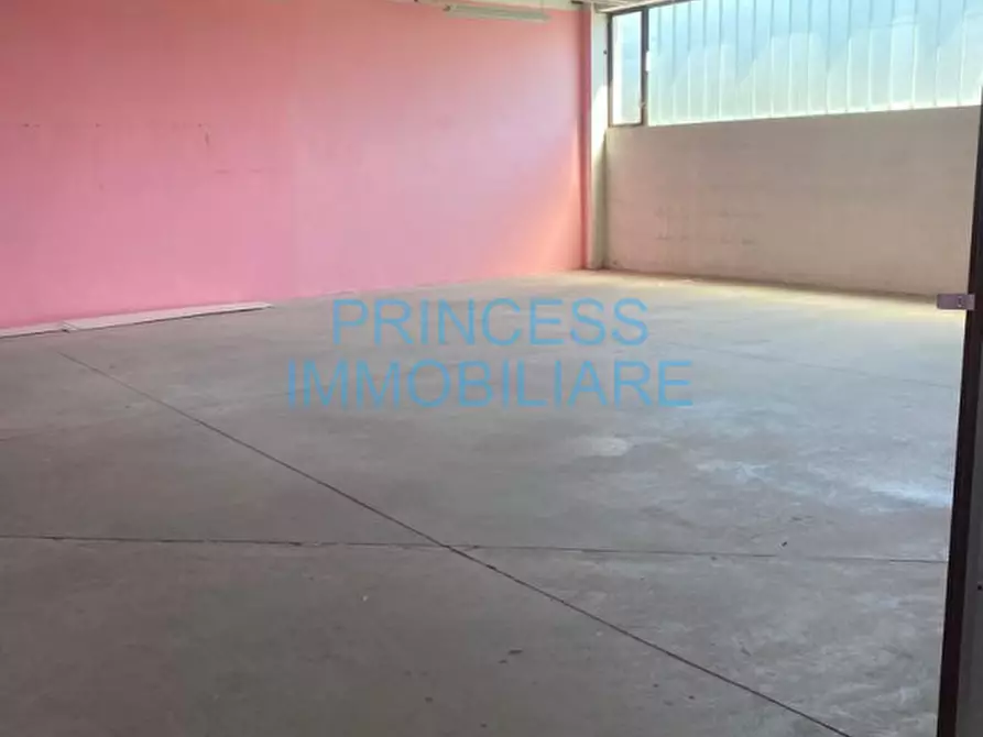 Immagine 6 di Capannone industriale in vendita  a Schio