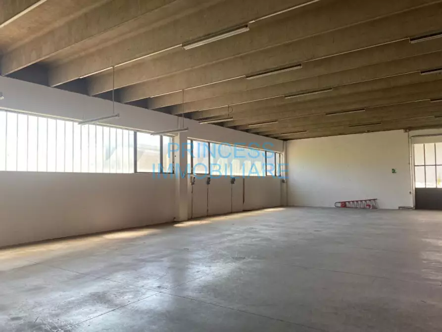 Immagine 7 di Capannone industriale in vendita  a Schio