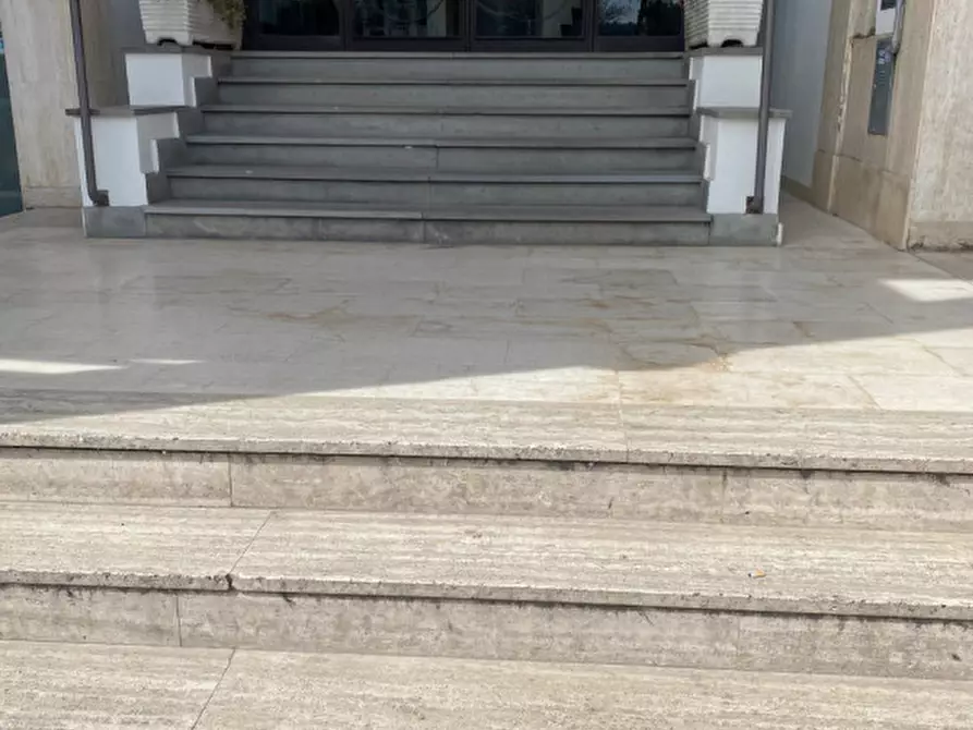 Immagine 2 di Ufficio in affitto  in via benedetto croce a Roma