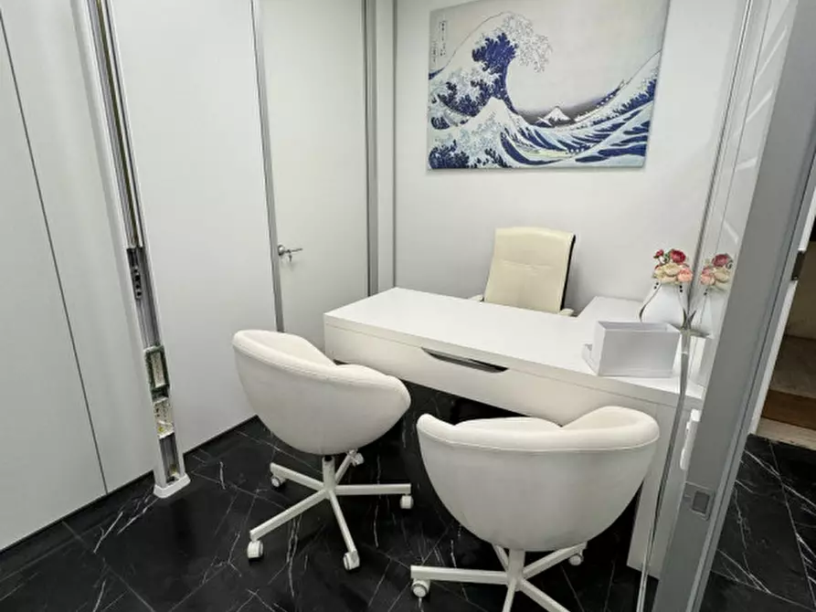 Immagine 5 di Ufficio in affitto  in via benedetto croce a Roma