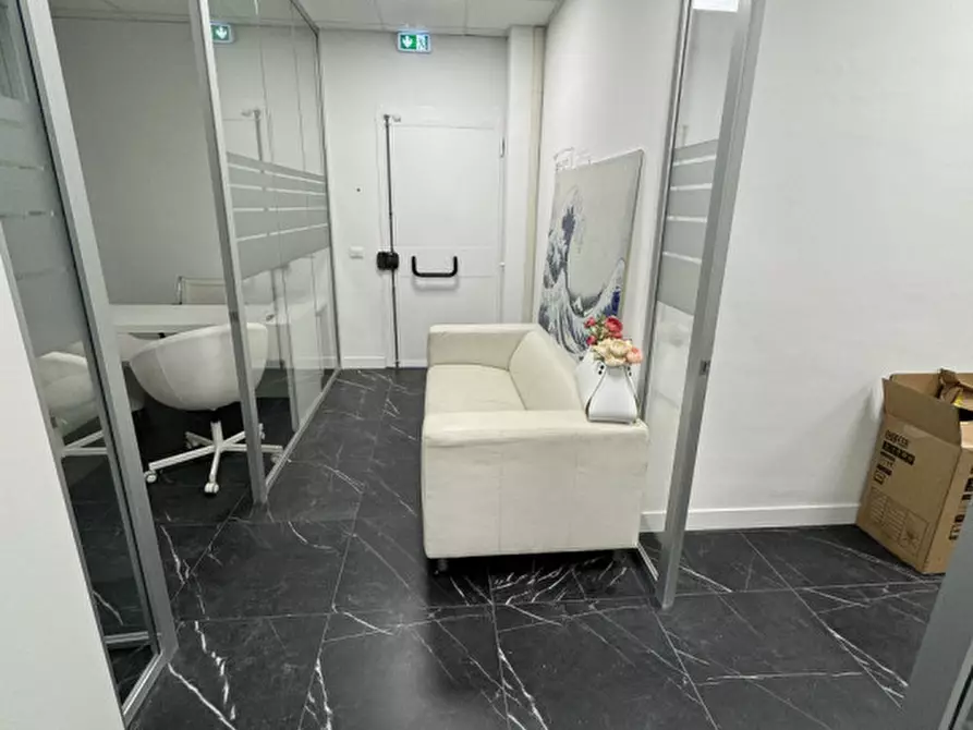 Immagine 6 di Ufficio in affitto  in via benedetto croce a Roma