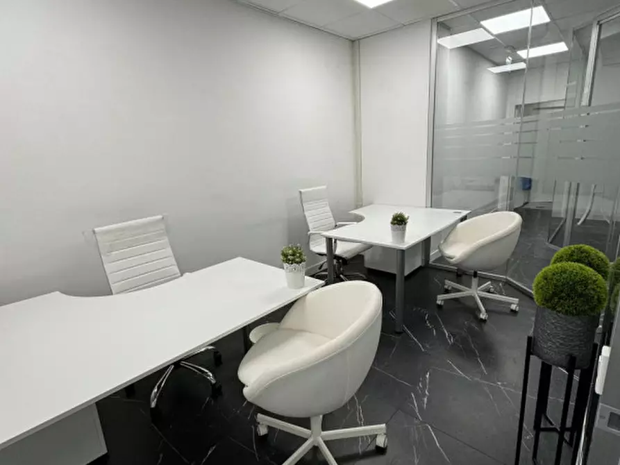 Immagine 7 di Ufficio in affitto  in via benedetto croce a Roma