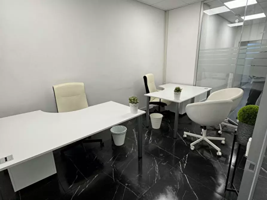 Immagine 19 di Ufficio in affitto  in via benedetto croce a Roma