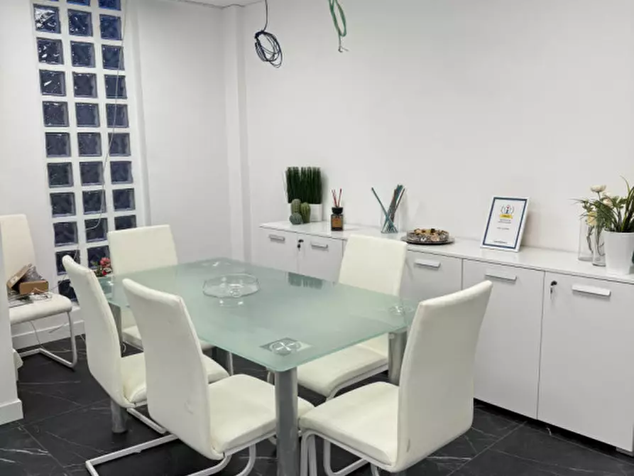 Immagine 24 di Ufficio in affitto  in via benedetto croce a Roma