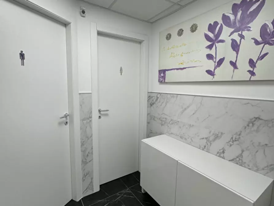 Immagine 28 di Ufficio in affitto  in via benedetto croce a Roma