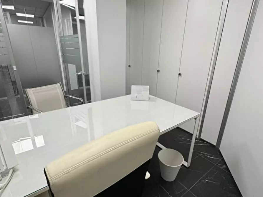 Immagine 30 di Ufficio in affitto  in via benedetto croce a Roma