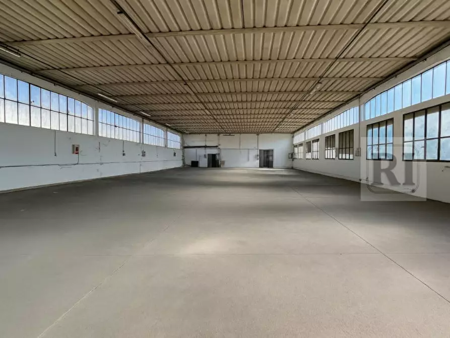 Immagine 3 di Capannone industriale in affitto  a Limena