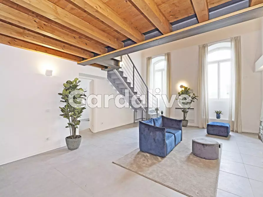 Immagine 1 di Appartamento in vendita  in Via Brunati 17 a Salò
