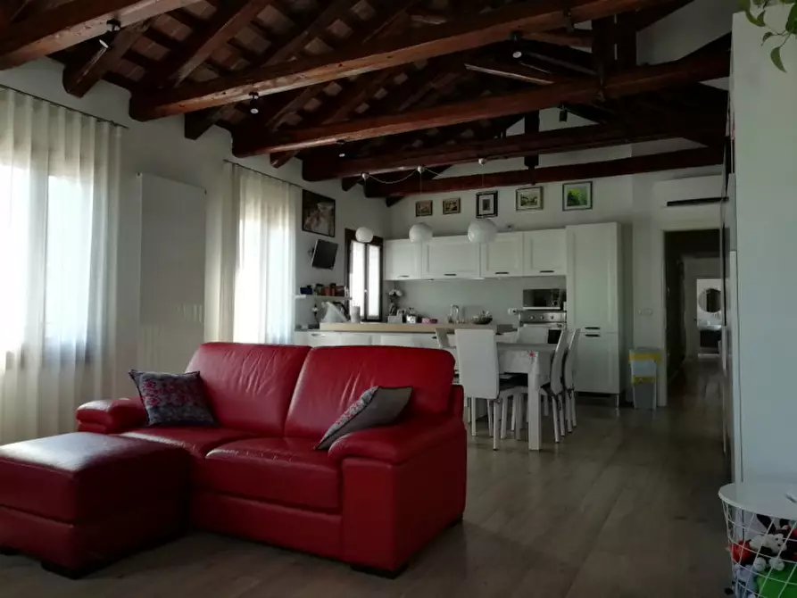 Immagine 1 di Appartamento in vendita  in via lanza a Mira