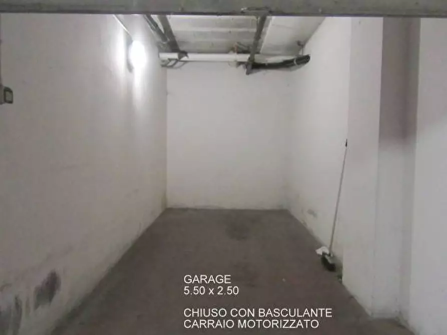 Immagine 1 di Garage in affitto  in Via Scrovegni a Padova