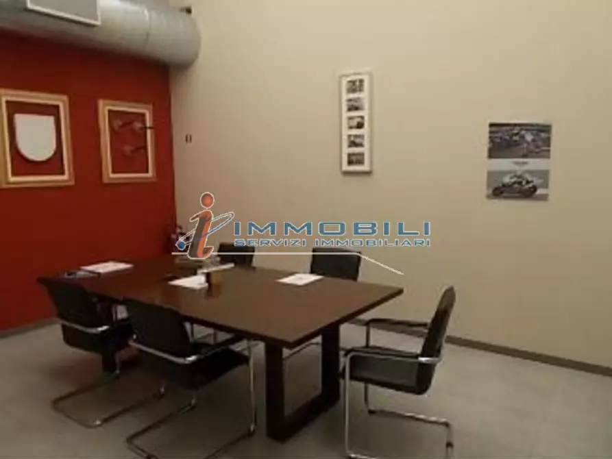 Immagine 3 di Magazzino in vendita  in VIA GIOIA F. a Villasanta