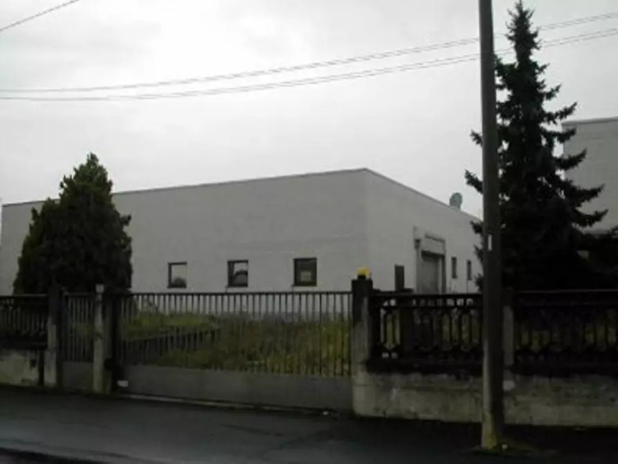 Immagine 2 di Capannone industriale in vendita  in VIA PIAVE a Sovico