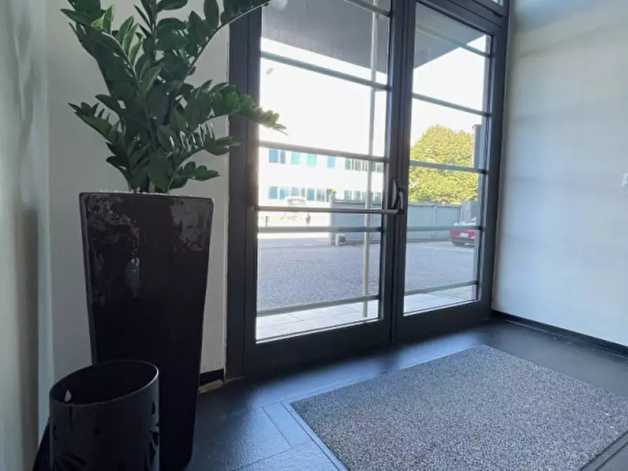 Immagine 14 di Capannone industriale in affitto  a Montebelluna