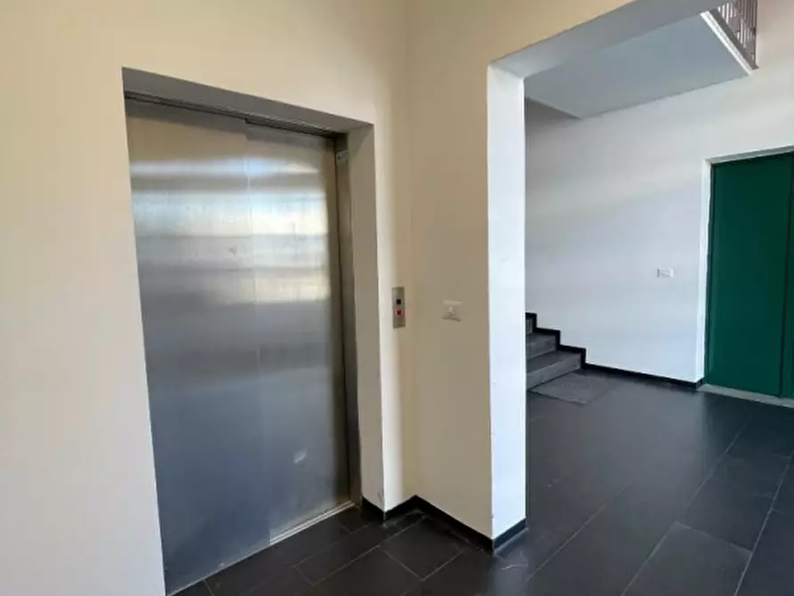 Immagine 15 di Capannone industriale in affitto  a Montebelluna