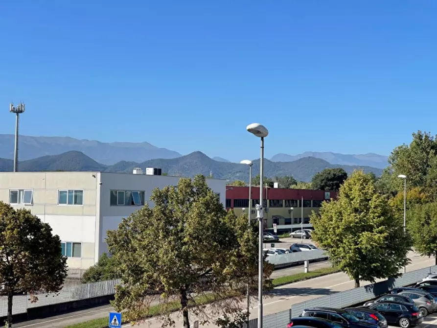 Immagine 18 di Capannone industriale in affitto  a Montebelluna